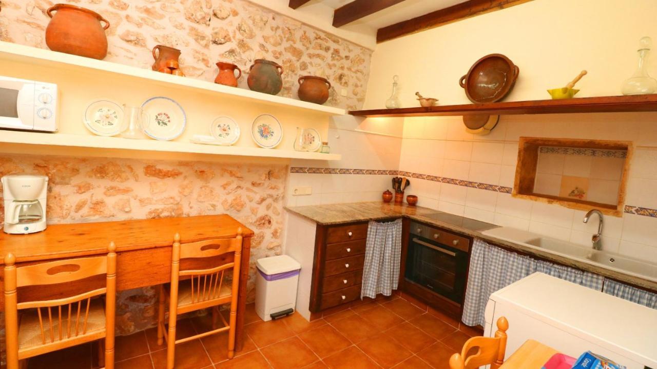 Can Cova Llombarts Buitenkant foto